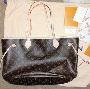 LV Neverfull Tote Bag with Signature LV Logo Wristlet Dustcover LV Giftwrp